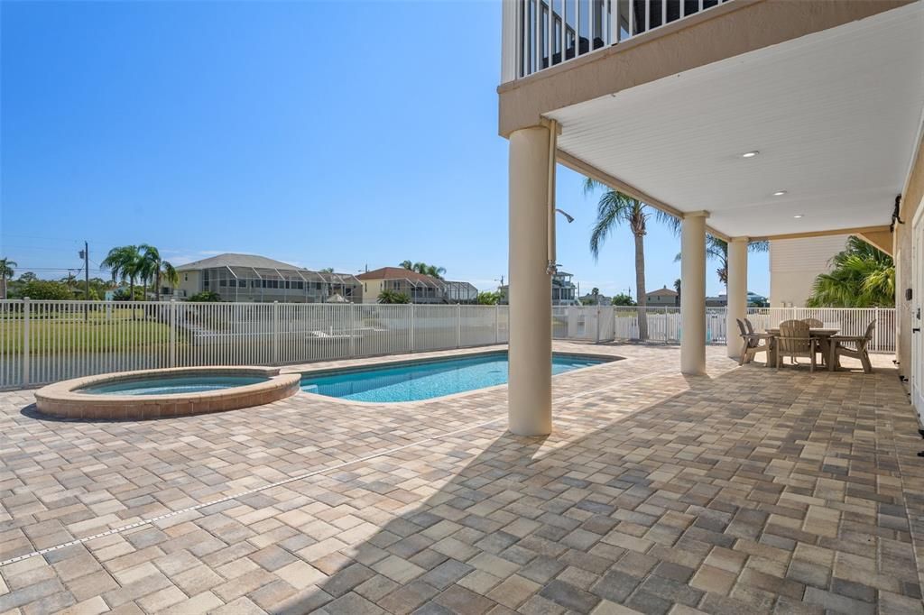 Exterior, Pool