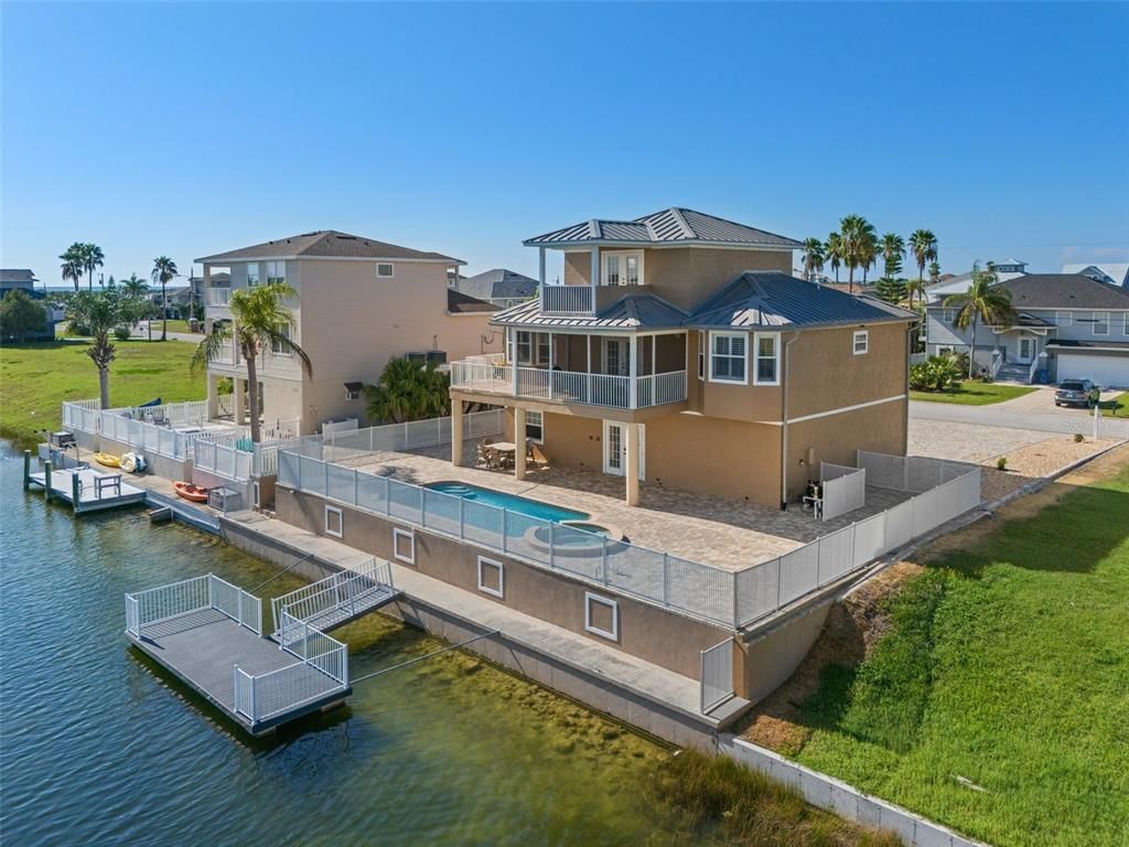 Exterior, Pool