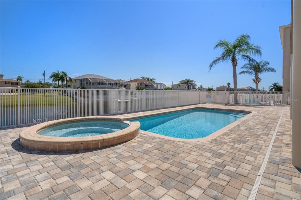 Exterior, Pool