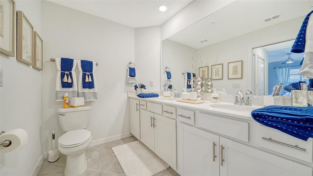 Bathroom, Dual Sink Vanities, Interior, Recessed Lighting