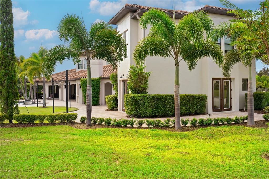 Backyard, Exterior