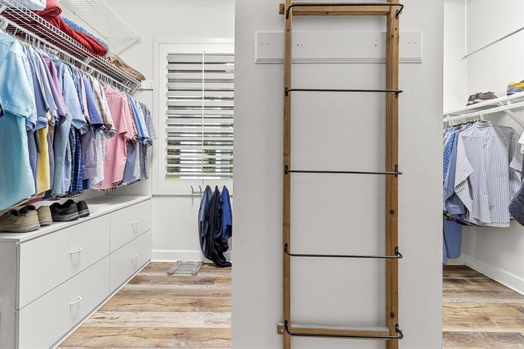 Interior, Walk-in Closets, Wood Texture Flooring