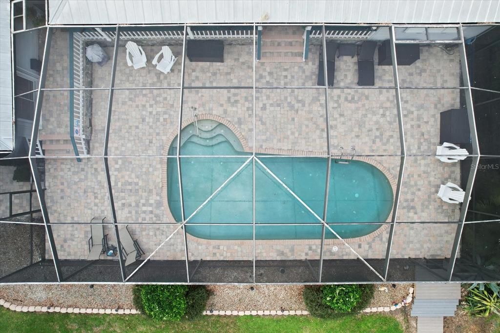 Exterior, Drone