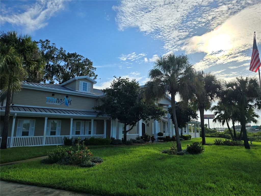Backyard, Exterior, Facade, Queen Anne Victorian