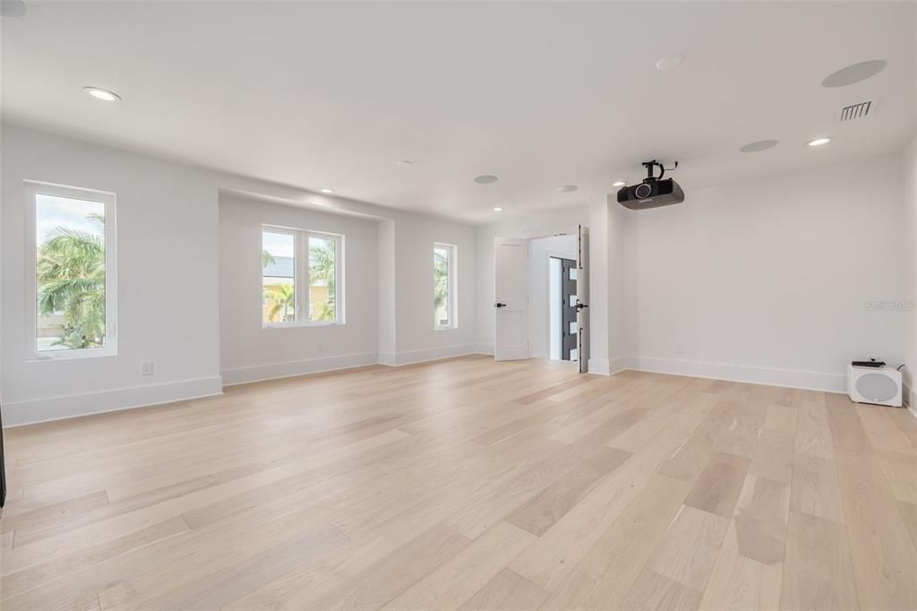 Empty room, Interior, Recessed Lighting, Wood Texture Flooring