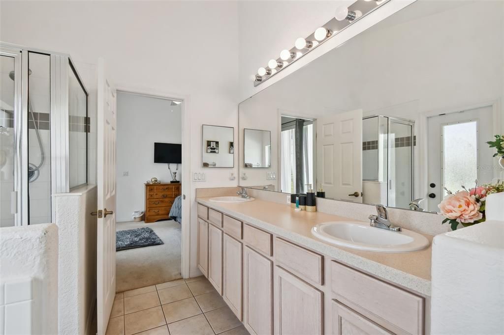 Bathroom, Dual Sink Vanities, Interior