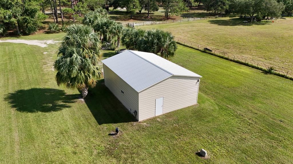 Exterior, Drone