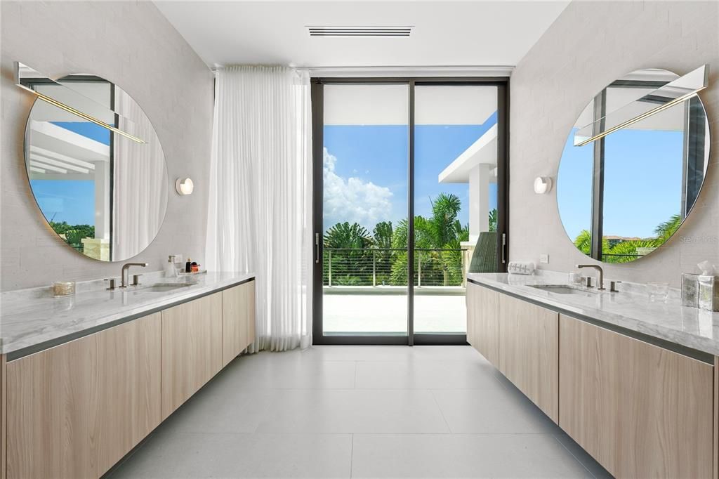 Bathroom, Dual Sink Vanities, Interior