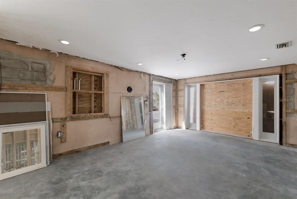 Empty room, Interior, Recessed Lighting
