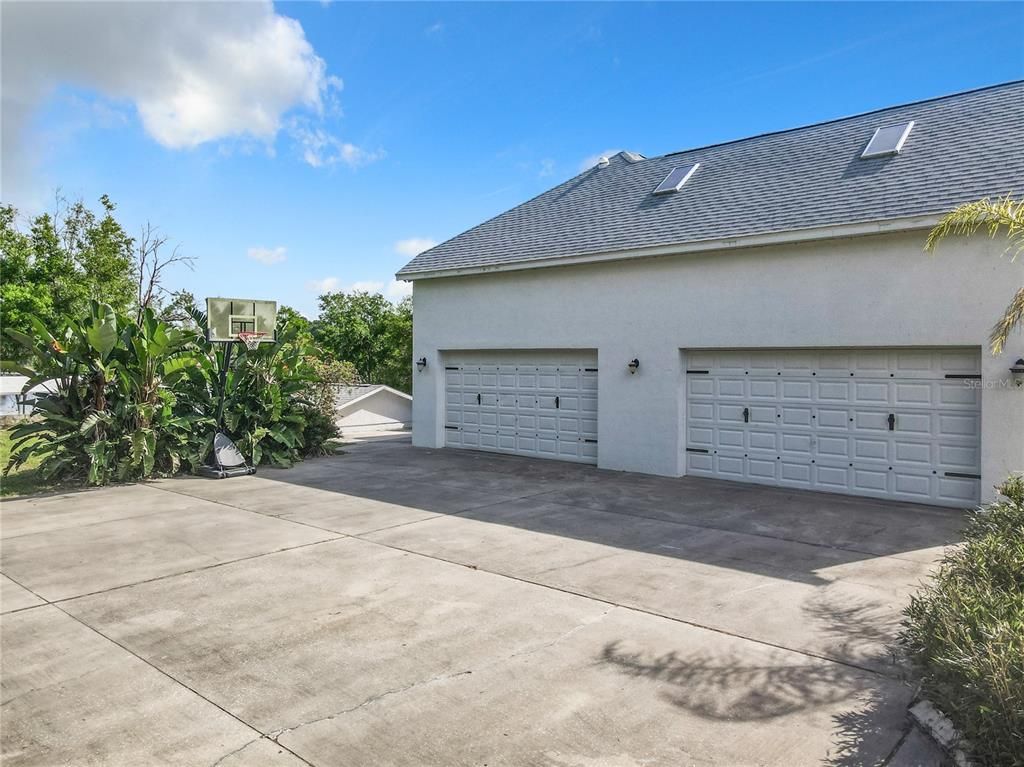 Detached Garage, Exterior