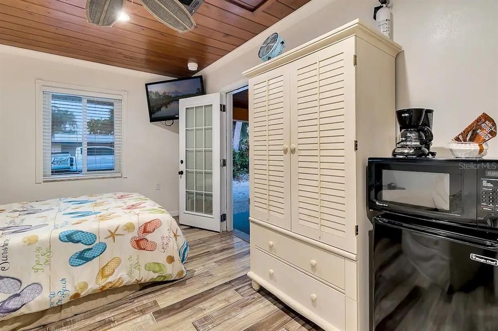 Bedroom, Interior, Recessed Lighting, Wooden Ceilings, Wood Texture Flooring