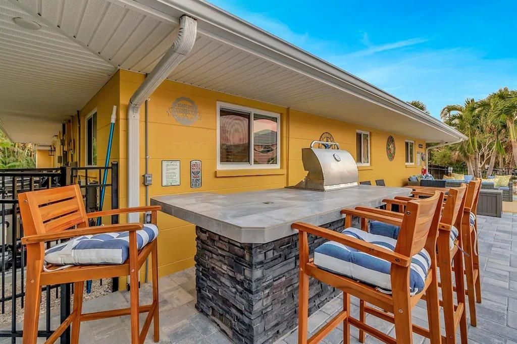 Exterior, Outdoor Kitchen