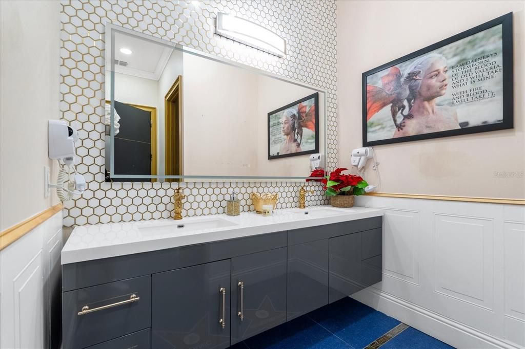 Bathroom, Interior, Recessed Lighting