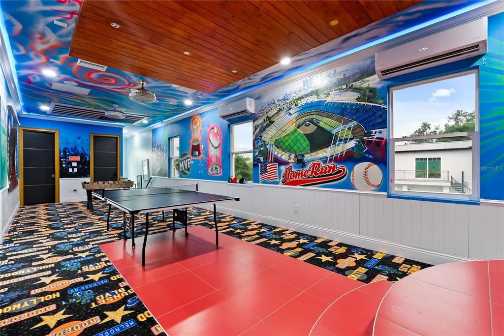 Game Room, Interior, Recessed Lighting