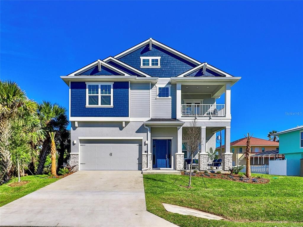 Attached, Exterior, Facade, American Craftsman