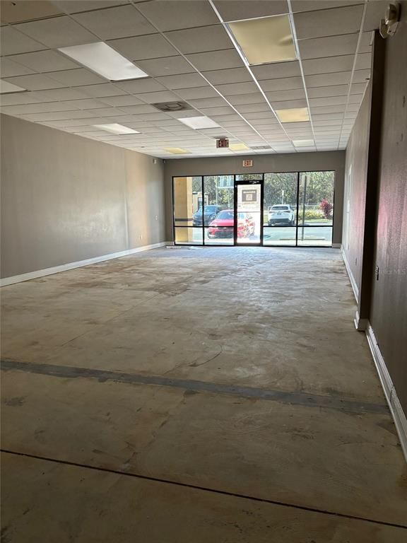 Empty room, Interior, Recessed Lighting