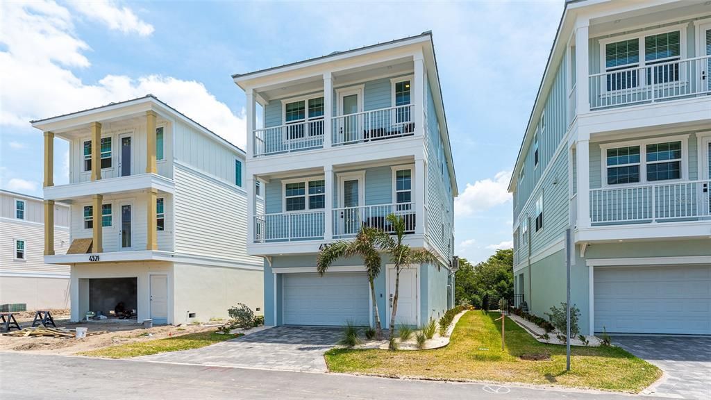 Attached, Exterior, Facade, Rowhouse