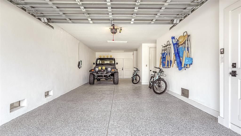 Garage, Interior