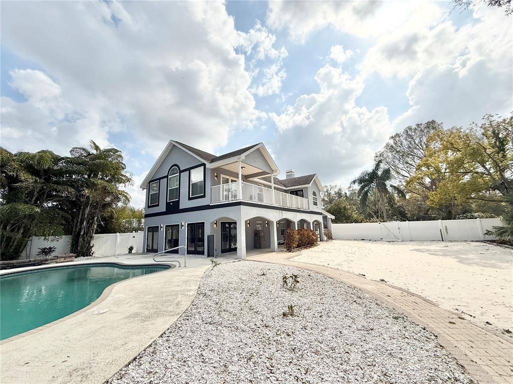 Exterior, Pool