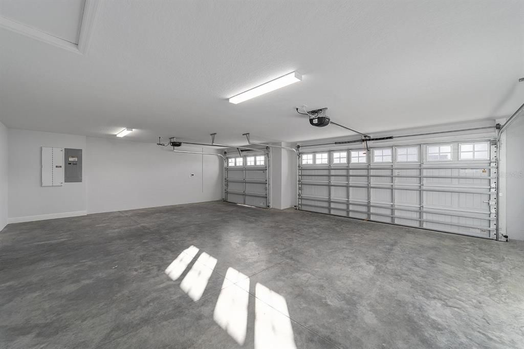 Garage, Interior