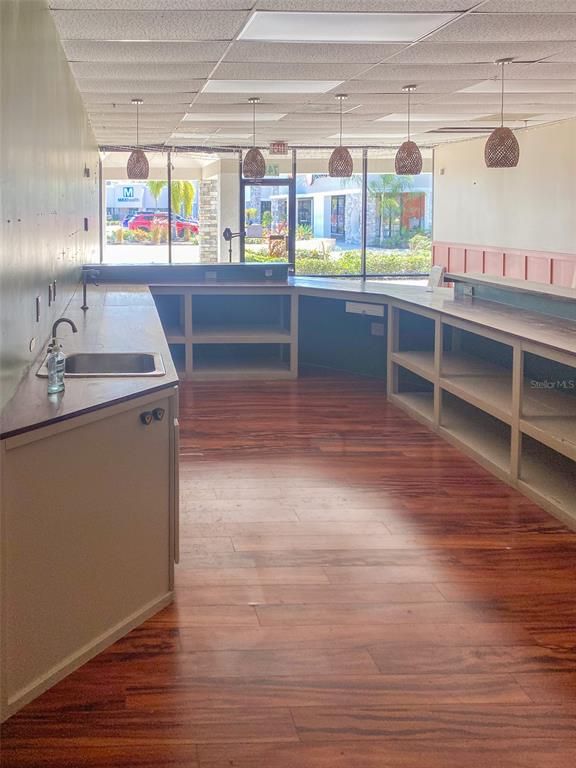 Interior, Kitchen, Pendant Lights, Wood Texture Flooring