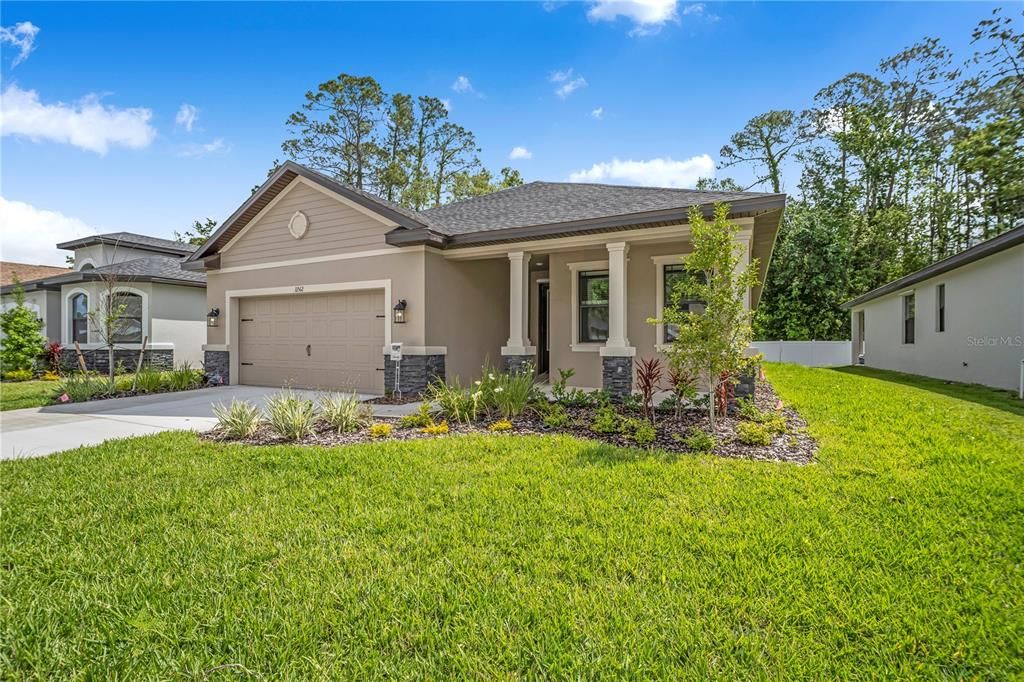 Attached, Exterior, Facade, Ranch