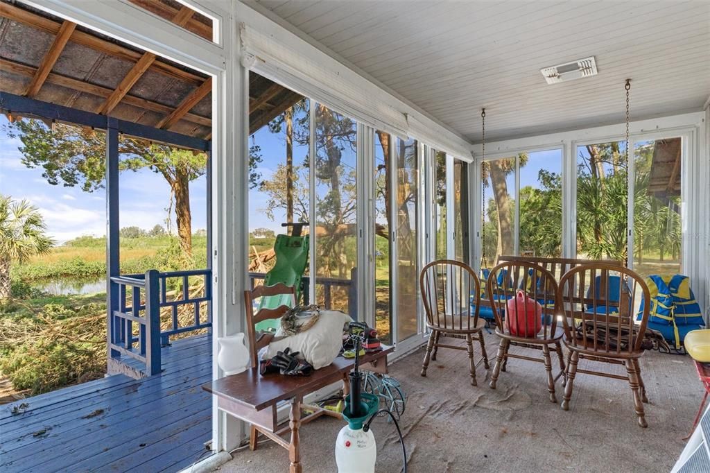 Dining room, Interior, Sun Room, Water, Wood Texture Flooring