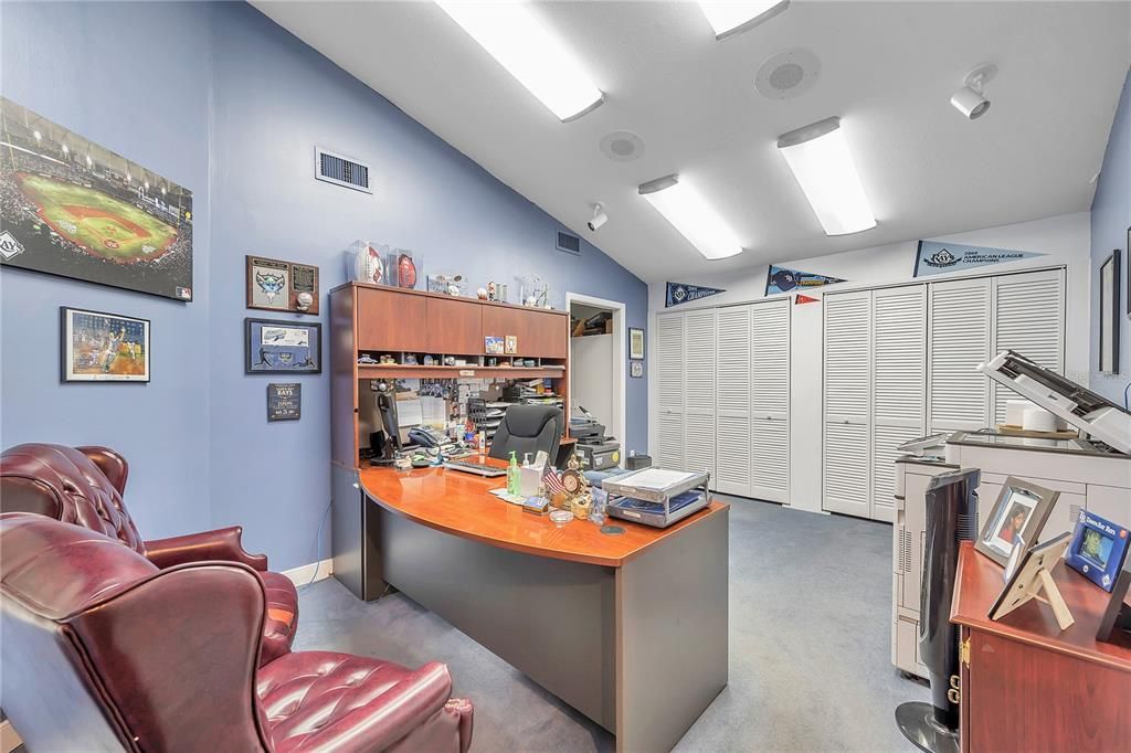 Home Office, Interior