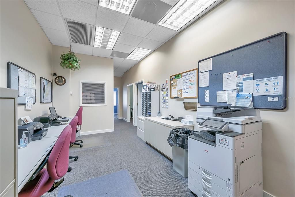 Home Office, Interior