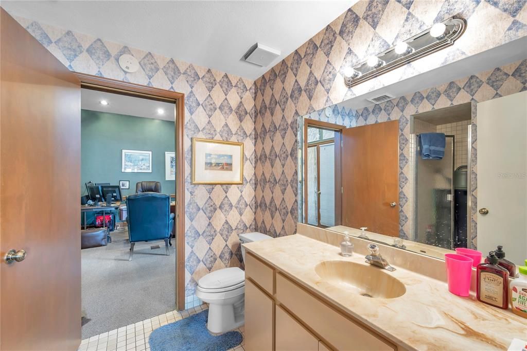 Bathroom, Interior, Recessed Lighting