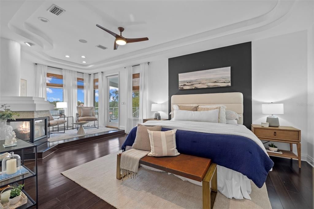Interior, Recessed Lighting, Wood Texture Flooring
