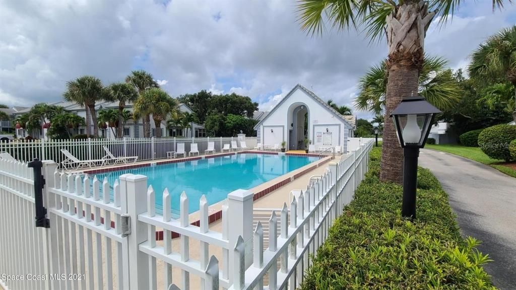 Exterior, Pool