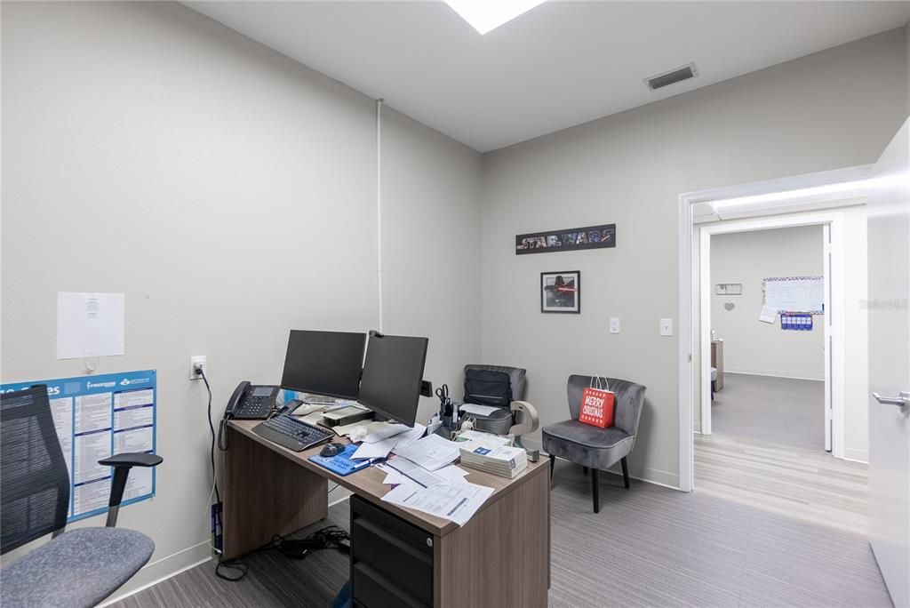 Home Office, Interior
