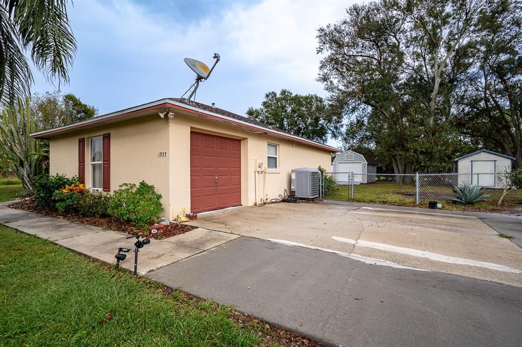 Detached Garage, Exterior