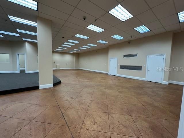 Empty room, Interior, Recessed Lighting