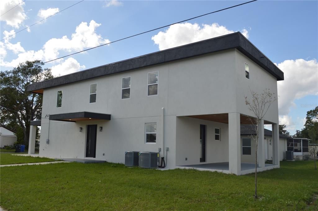 Backyard, Exterior, Facade, Modern