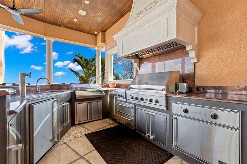 Exterior, Outdoor Kitchen