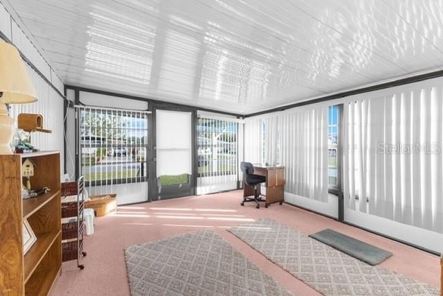 Home Office, Interior