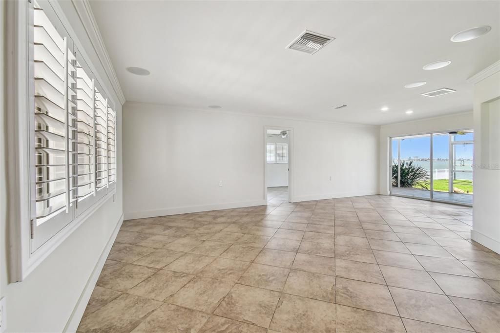 Empty room, Interior, Recessed Lighting