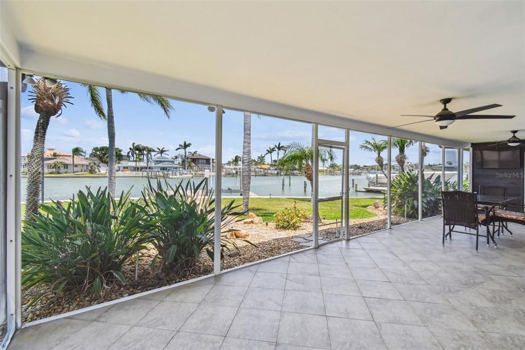 Interior, Sun Room, Water