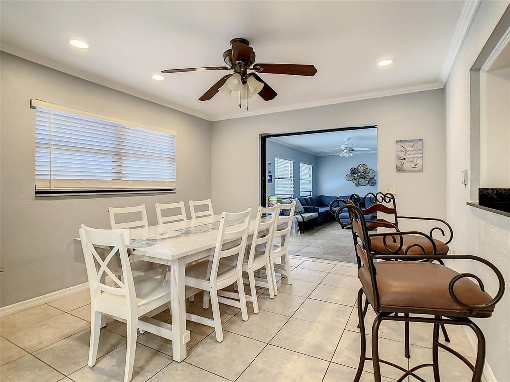 Dining room, Interior, Recessed Lighting
