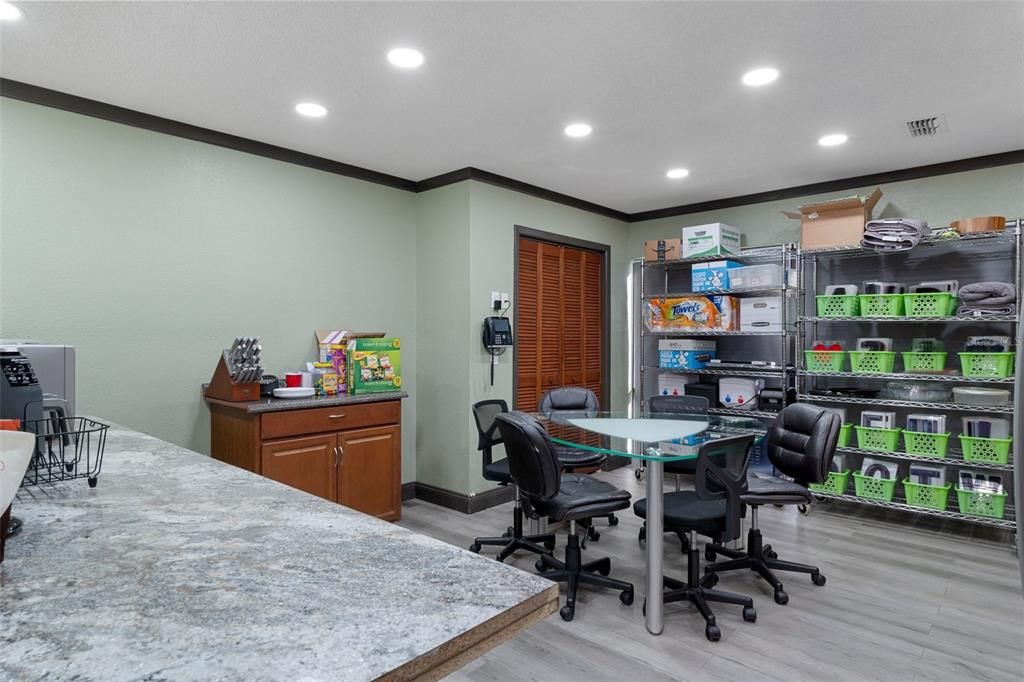 Home Office, Interior, Recessed Lighting, Wood Texture Flooring