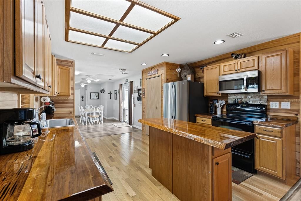 Dining room, Interior, Kitchen, Recessed Lighting, Wood Texture Flooring