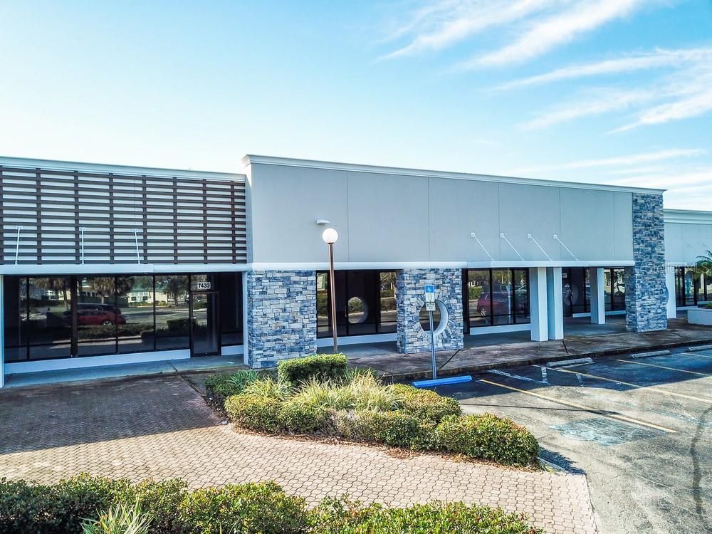 Exterior, Facade, Modern