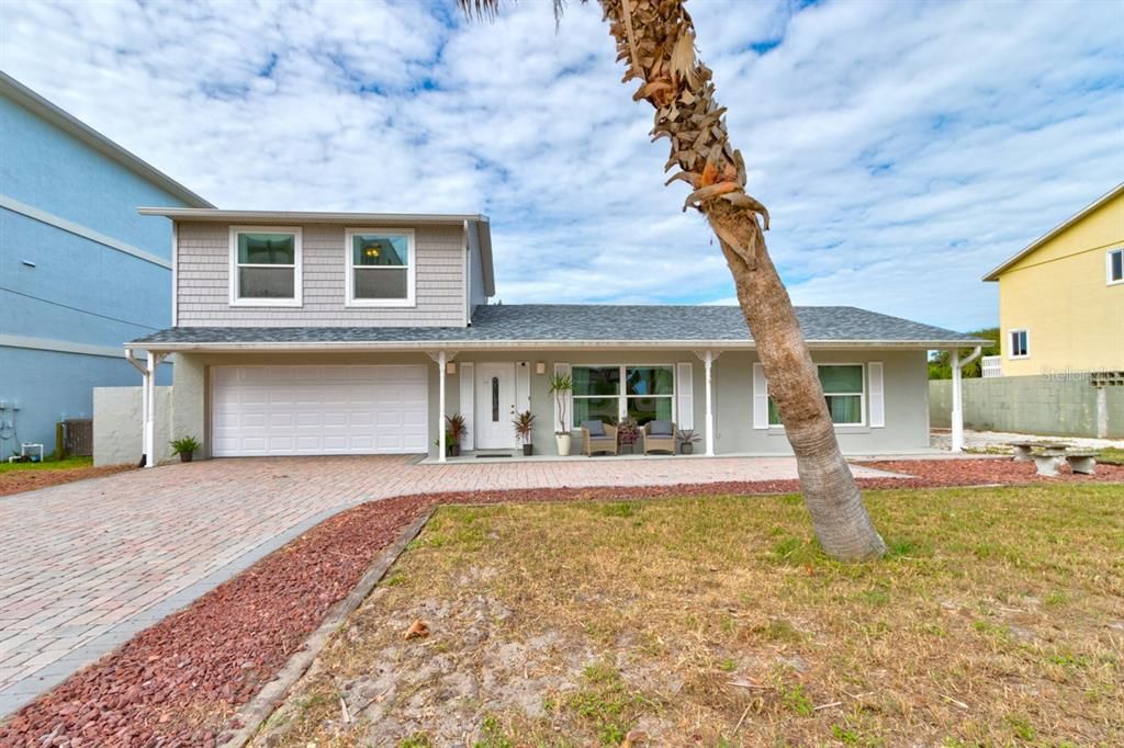 Attached, Exterior, Facade, Ranch