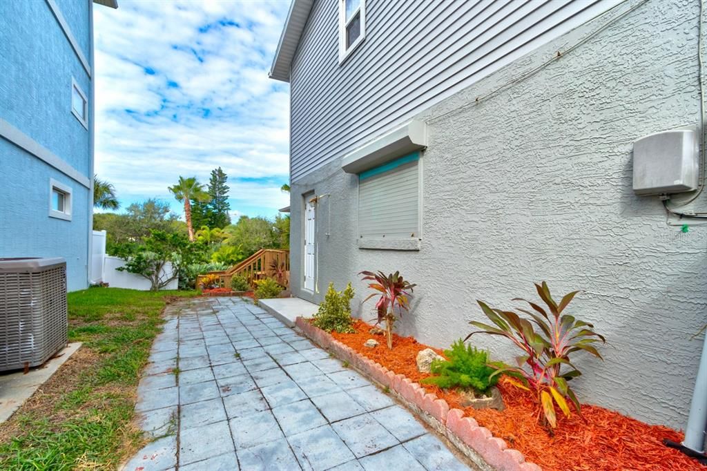 Backyard, Exterior