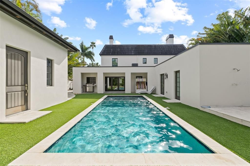 Exterior, Pool