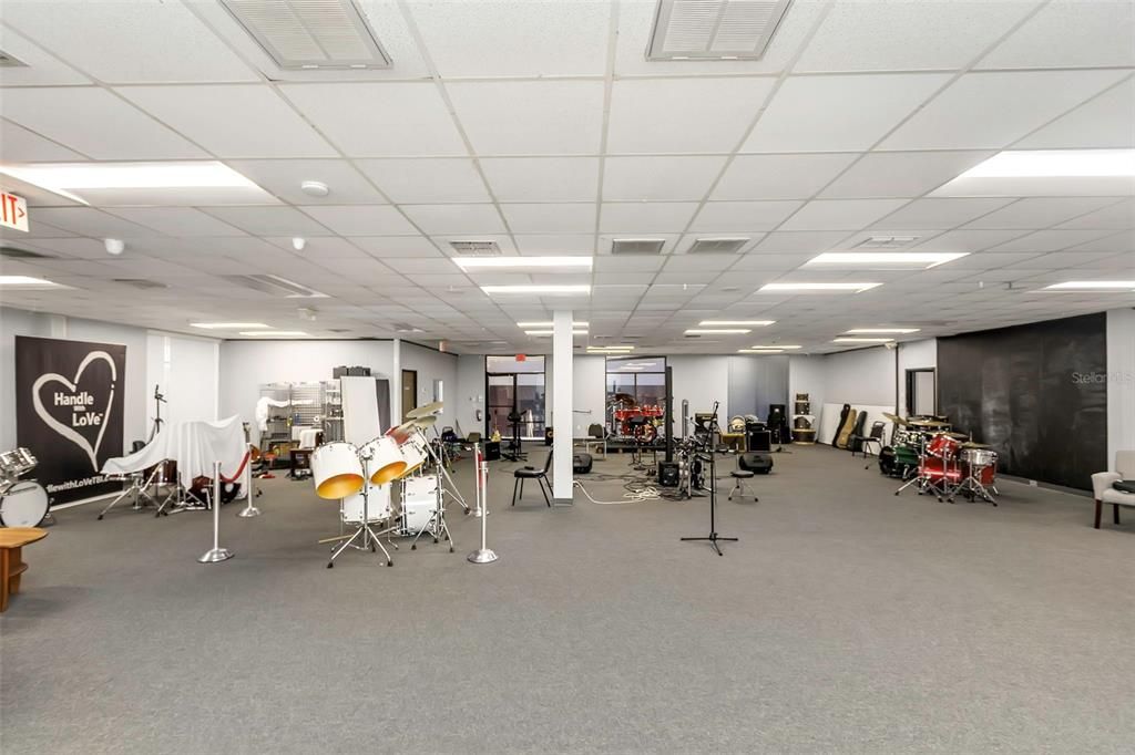 Fitness Equipment, Gym, Interior, Recessed Lighting