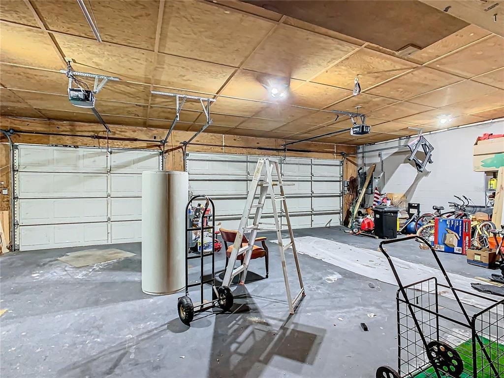 Garage, Interior