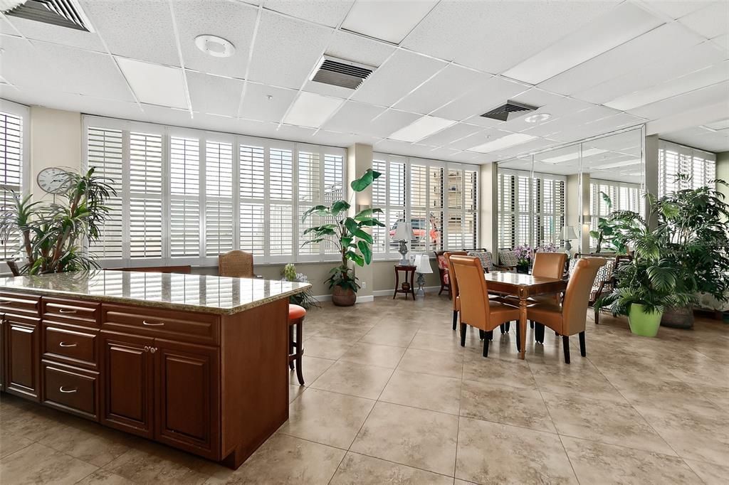 Dining room, Interior, Recessed Lighting